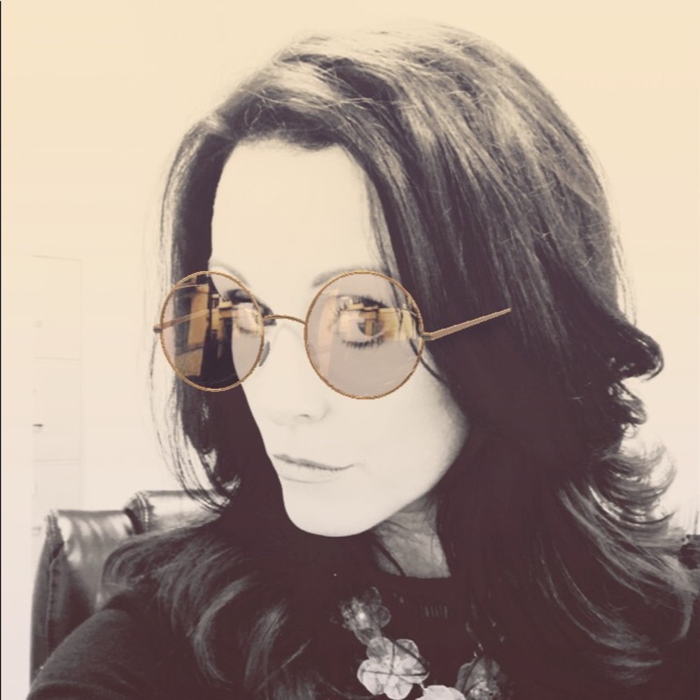 Meet your Posher, Laurie